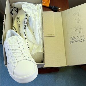 SIZE 40 Golden Goose Cream Low-Top Platform Leather Sneakers